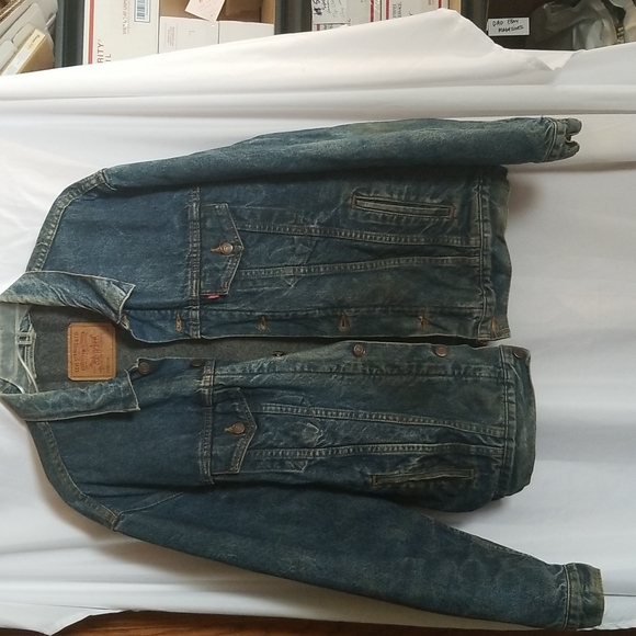 Vintage  Levi's  Jean coat  size 48 , fully  lined. - Picture 1 of 6